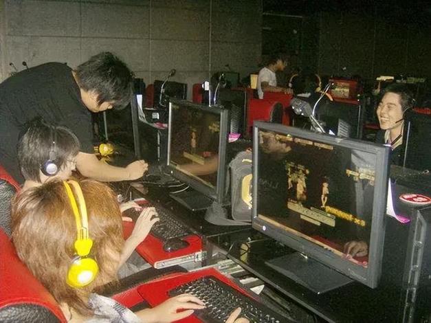 从端游向手游的转变,开创国内网游时代的延续 从端游向手游的转变,开创国内网游时代的延续