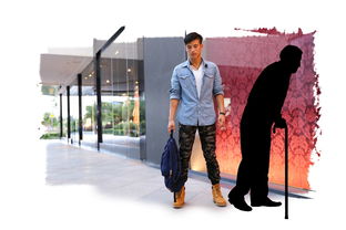 双拐与善心,一位乞讨老人的选择 双拐与善心,一位乞讨老人的选择